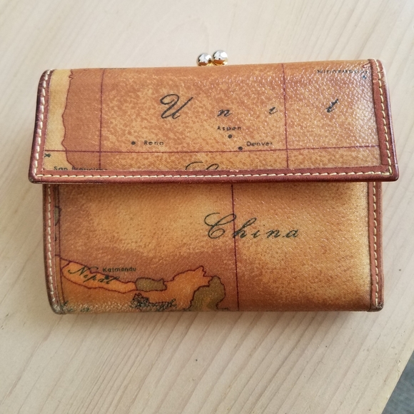 Alviero Martini Handbags - Alviero Martini 1A Classe Geo Leather Wallet